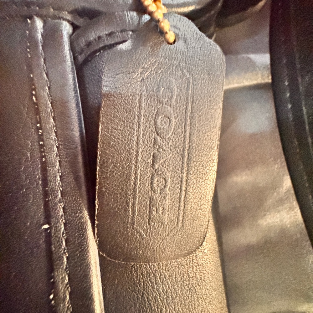 COACH vintage style # 9061 black‎ bag purse from 90’s. Lots of pockets. VGUC - Picture 4 of 13